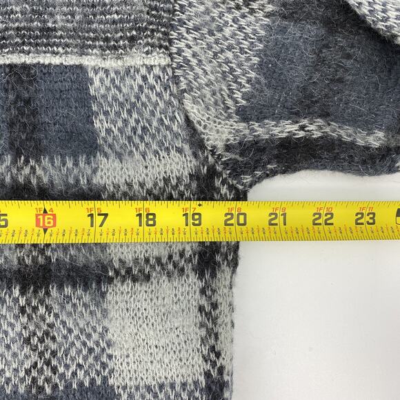 Free People Plaid Cardigan Sweater Jacket Sz L Wool Alpaca Gray - Picture 6 of 10
